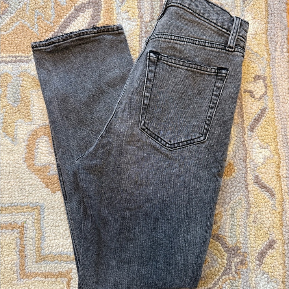 Abercrombie & Fitch the ankle straight Ultra High Rise wash black Jeans size 2L